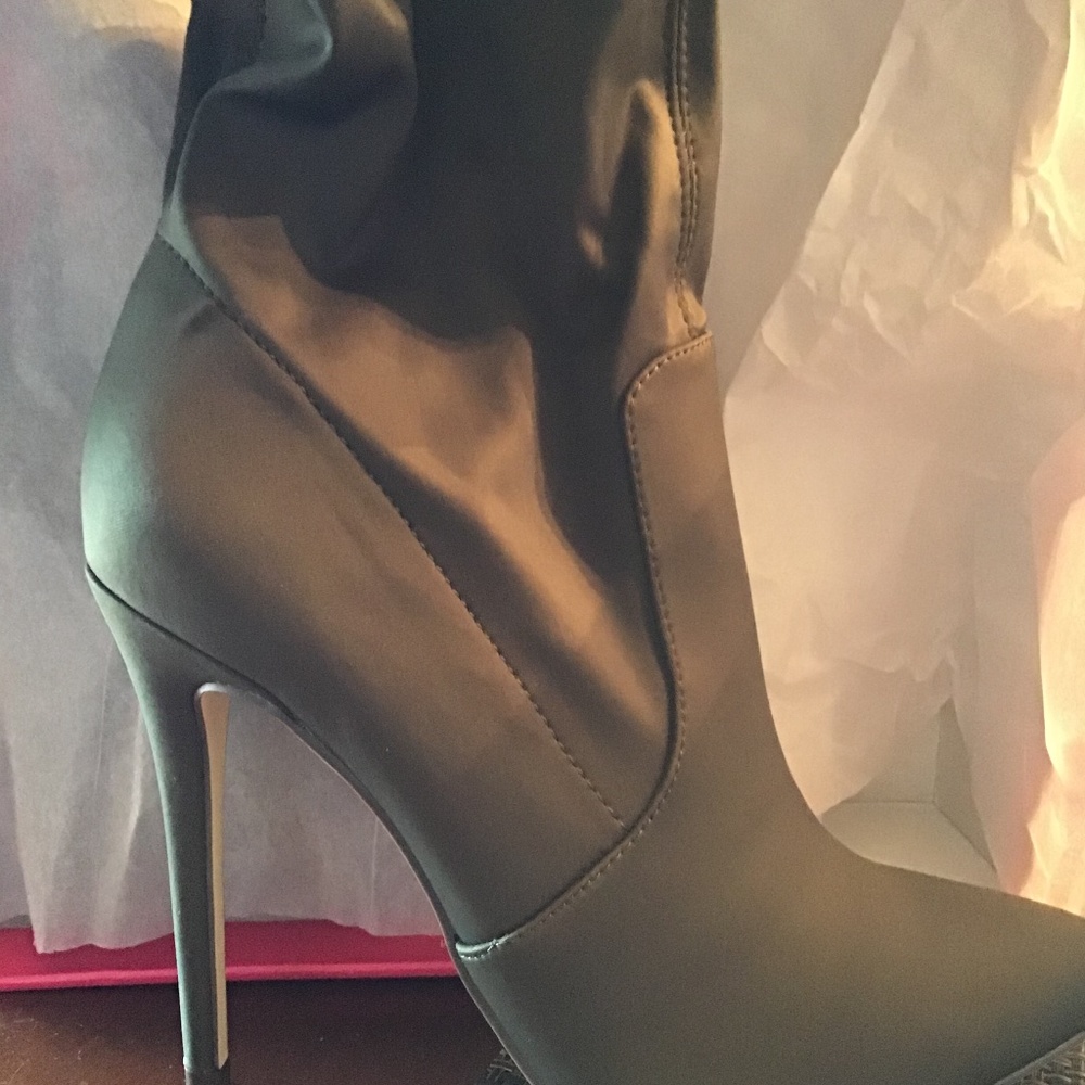 Svetlana Wide Calf Heeled Thigh High Boots Olive